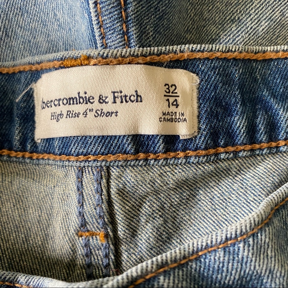 Abercrombie and Fitch High Rise 4 Inch Shorts Medium Ripped Wash Size 32/14 - Picture 6 of 7